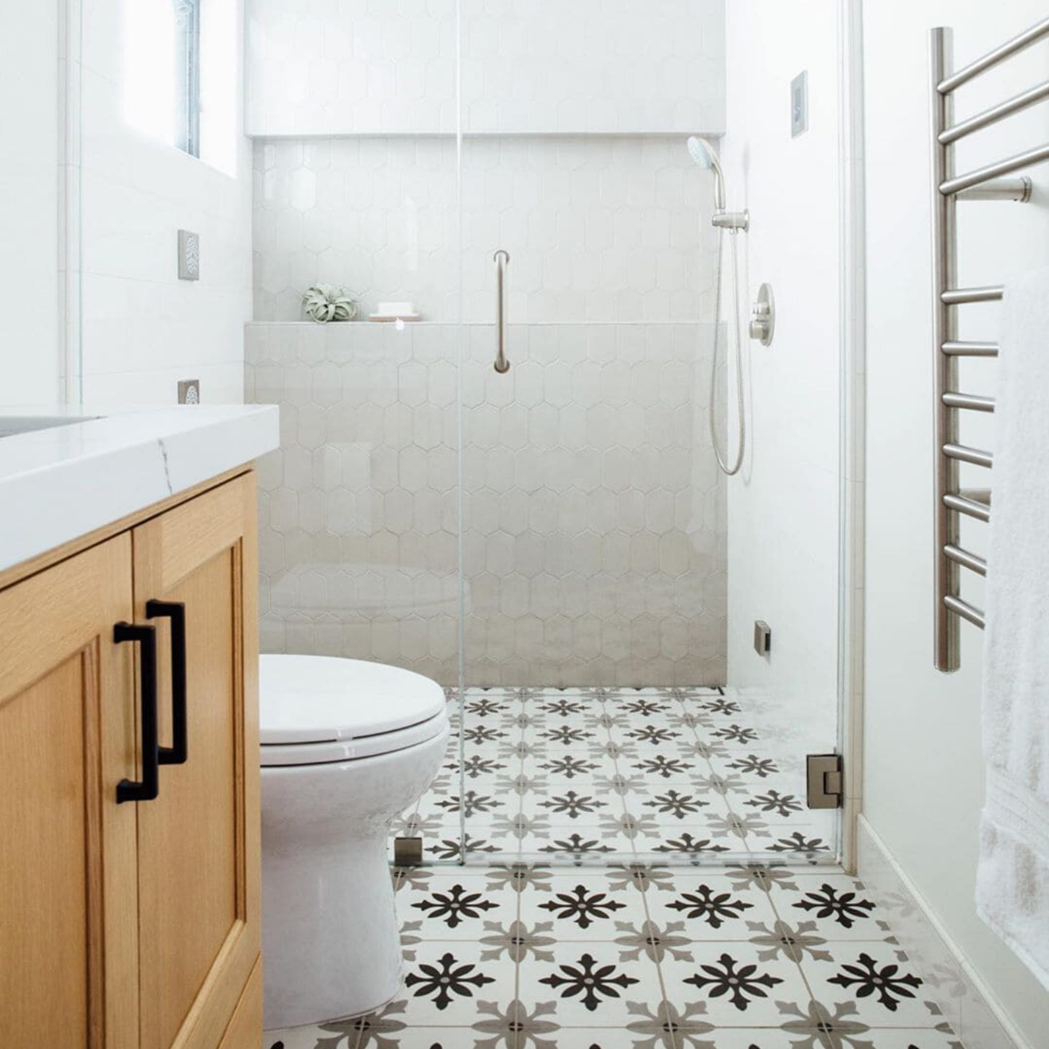 10 walk-in shower tile ideas that will inspire you