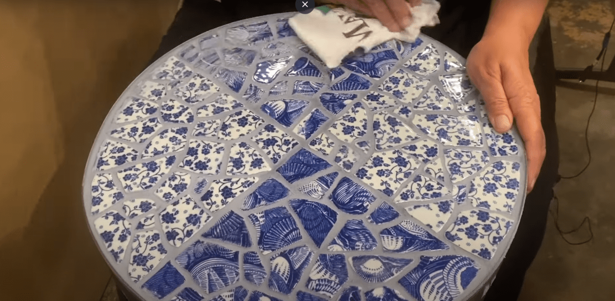 How to tile a tabletop